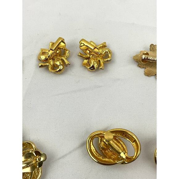 VTG Lot of 12 Assorted Gold Toned Clip-on Earrings Signed Trifari SaraCov Napier - Picture 16 of 16